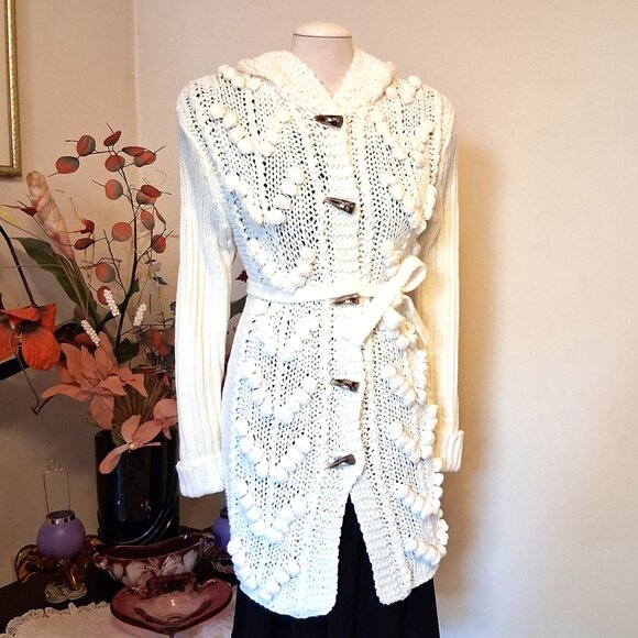 NWT Woman's White Hooded Cardigan Coat Knit Lightweight Warm & Elegant Outerwear - Picture 4 of 9